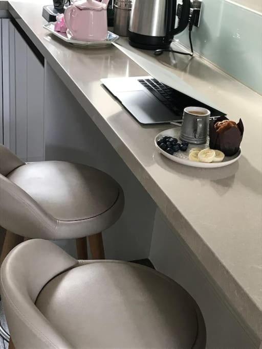 Stylish 3-Bedroom Flat In Kensington Londra Dış mekan fotoğraf