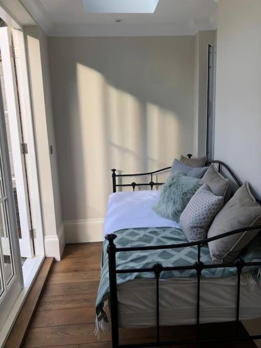 Stylish 3-Bedroom Flat In Kensington Londra Dış mekan fotoğraf